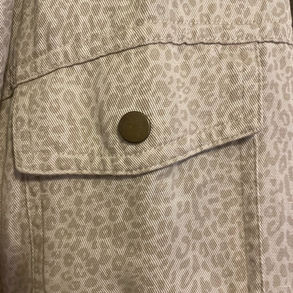 Rails “Collin’s” jacket in cheetah print. - Picture 4 of 8